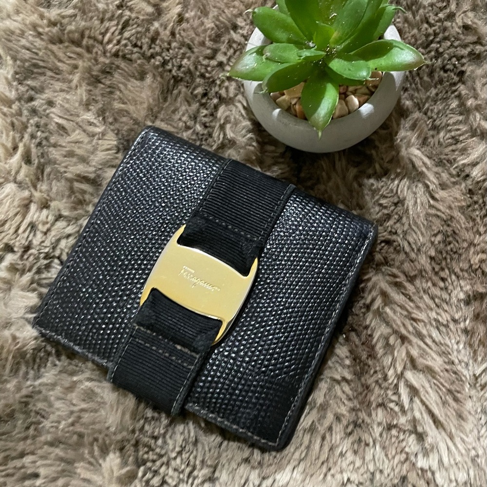⚜️SALVATORE FERRAGMO LADIES       BIFOLD WALLET⚜️